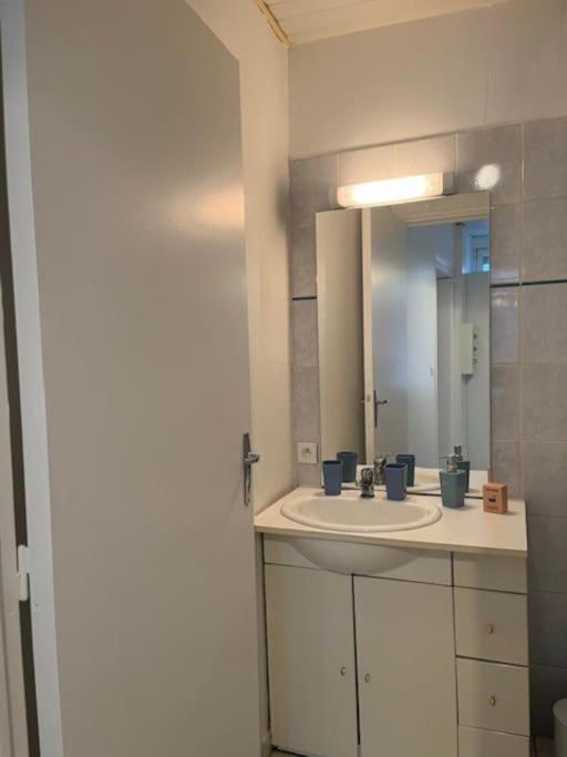 Joli Appartement Centre Nevers Exteriör bild