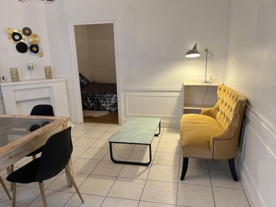 Joli Appartement Centre Nevers Exteriör bild